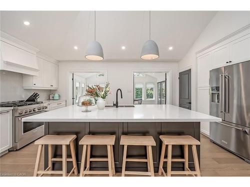 564 Maplehill Drive, Burlington, ON - Indoor Photo Showing Kitchen With Stainless Steel Kitchen With Upgraded Kitchen