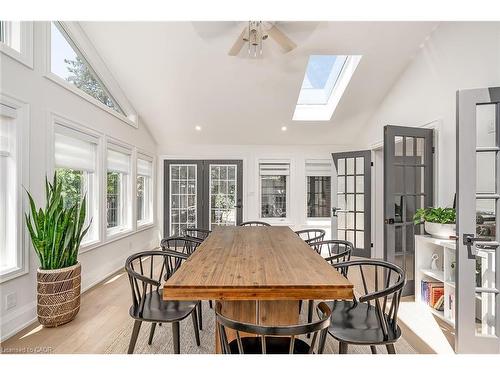564 Maplehill Drive, Burlington, ON - Indoor Photo Showing Dining Room