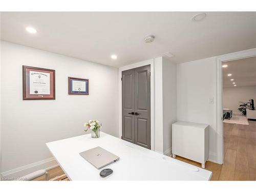 564 Maplehill Drive, Burlington, ON - Indoor