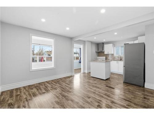 26 Bayfield Avenue, Hamilton, ON - Indoor Photo Showing Kitchen