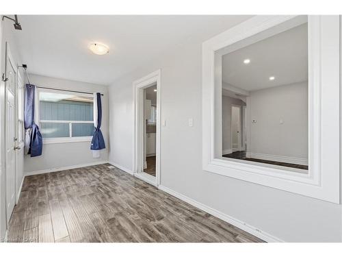 26 Bayfield Avenue, Hamilton, ON - Indoor Photo Showing Other Room