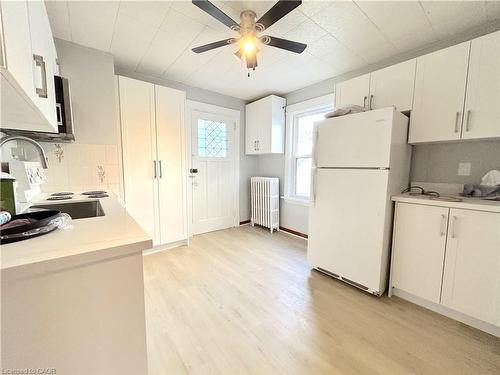 2-24 Burris Street, Hamilton, ON - Indoor Photo Showing Kitchen