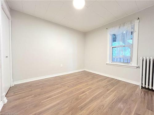 2-24 Burris Street, Hamilton, ON - Indoor Photo Showing Other Room