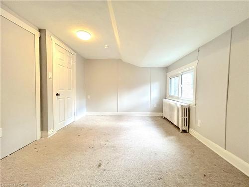 2-24 Burris Street, Hamilton, ON - Indoor Photo Showing Other Room