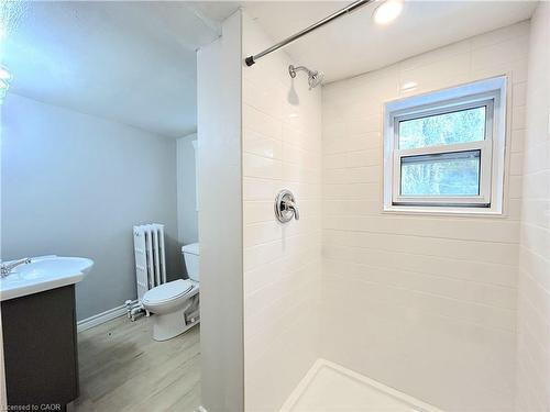 2-24 Burris Street, Hamilton, ON - Indoor Photo Showing Bathroom