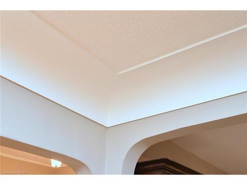 959 Easterbrook Avenue, Burlington, ON - Indoor Photo Showing Other Room