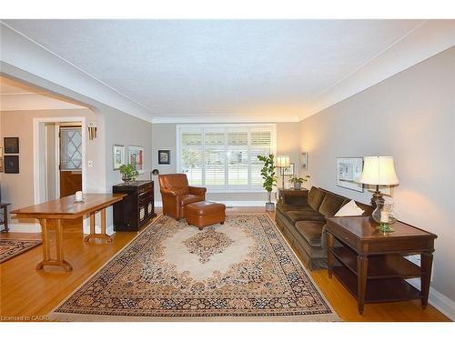 959 Easterbrook Avenue, Burlington, ON - Indoor Photo Showing Living Room