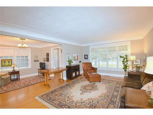 959 Easterbrook Avenue, Burlington, ON - Indoor Photo Showing Living Room