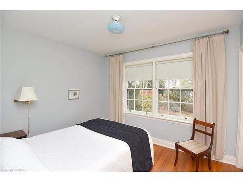 959 Easterbrook Avenue, Burlington, ON - Indoor Photo Showing Bedroom
