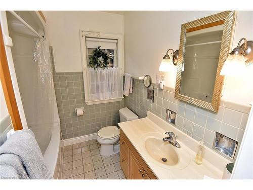 959 Easterbrook Avenue, Burlington, ON - Indoor Photo Showing Bathroom
