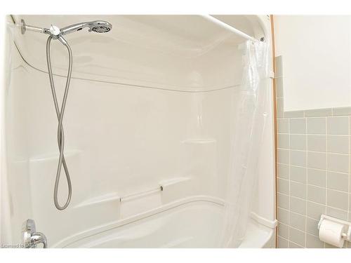 959 Easterbrook Avenue, Burlington, ON - Indoor Photo Showing Bathroom