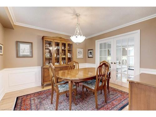 2251 Mansfield Drive, Burlington, ON - Indoor Photo Showing Dining Room