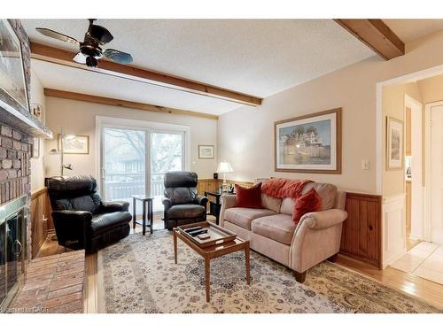 2251 Mansfield Drive, Burlington, ON - Indoor Photo Showing Living Room
