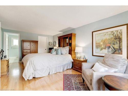2251 Mansfield Drive, Burlington, ON - Indoor Photo Showing Bedroom