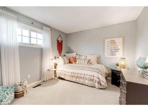 2251 Mansfield Drive, Burlington, ON - Indoor Photo Showing Bedroom