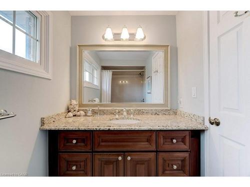 2251 Mansfield Drive, Burlington, ON - Indoor Photo Showing Bathroom