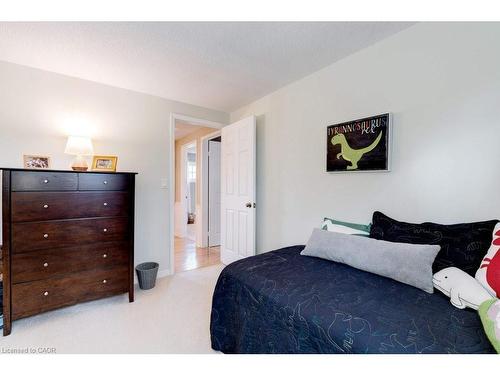 2251 Mansfield Drive, Burlington, ON - Indoor Photo Showing Bedroom