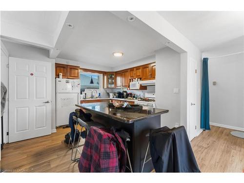Main-517 Mohawk Road W, Hamilton, ON - Indoor Photo Showing Kitchen