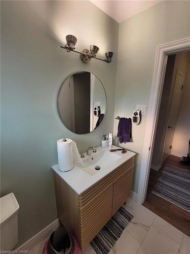 Main-517 Mohawk Road W, Hamilton, ON - Indoor Photo Showing Bathroom