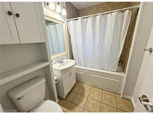 139 Harmony Avenue, Hamilton, ON - Indoor Photo Showing Bathroom