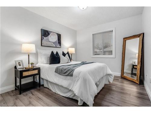 382 Pastern Trail, Waterloo, ON - Indoor Photo Showing Bedroom
