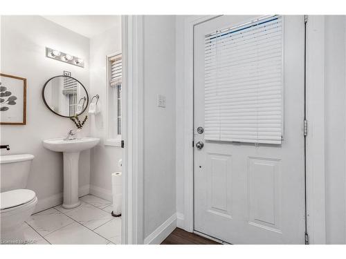 382 Pastern Trail, Waterloo, ON - Indoor Photo Showing Bathroom