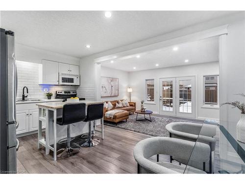 382 Pastern Trail, Waterloo, ON - Indoor Photo Showing Kitchen