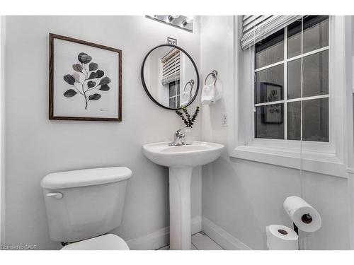 382 Pastern Trail, Waterloo, ON - Indoor Photo Showing Bathroom