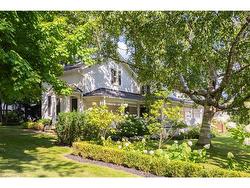 212 King Street  Oakville, ON L6J 1B5