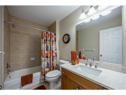 114 Mcguiness Drive, Brantford, ON - Indoor Photo Showing Bathroom
