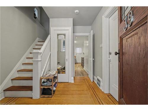 39 Haddon Avenue N, Hamilton, ON - Indoor Photo Showing Other Room