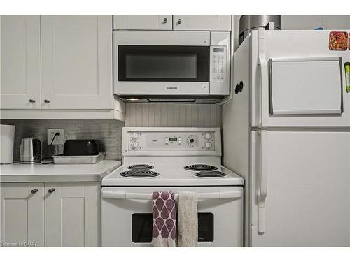 39 Haddon Avenue N, Hamilton, ON - Indoor