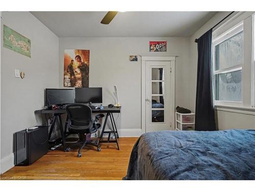 39 Haddon Avenue N, Hamilton, ON - Indoor Photo Showing Bedroom