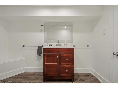 39 Haddon Avenue N, Hamilton, ON - Indoor Photo Showing Other Room