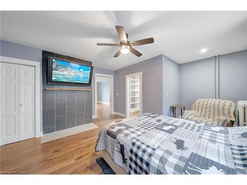 115 West Main Street, Welland, ON - Indoor Photo Showing Bedroom