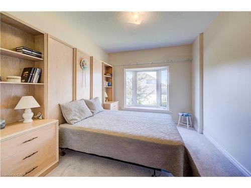 430 Caryndale Drive, Kitchener, ON - Indoor Photo Showing Bedroom