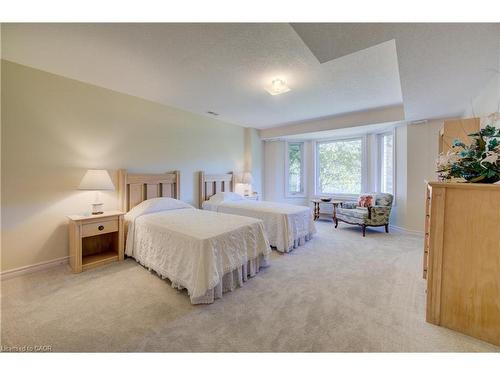 430 Caryndale Drive, Kitchener, ON - Indoor Photo Showing Bedroom
