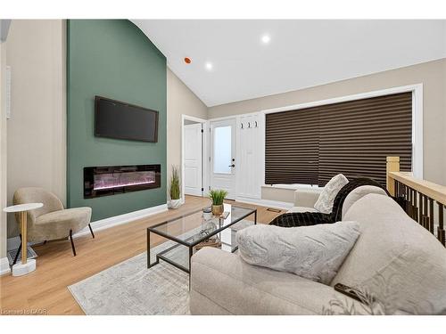 156 Walter Avenue N, Hamilton, ON - Indoor Photo Showing Dining Room