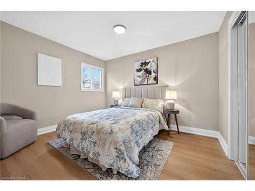 156 Walter Avenue N, Hamilton, ON - Indoor Photo Showing Other Room