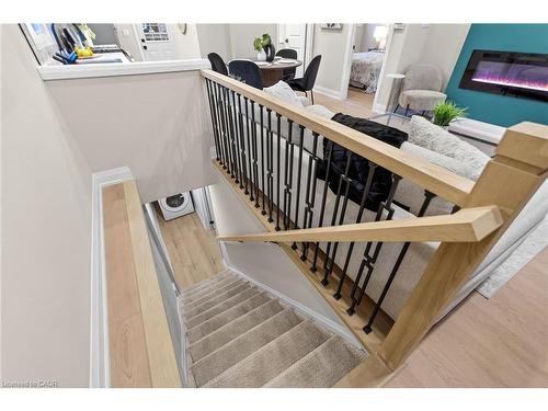 156 Walter Avenue N, Hamilton, ON - Indoor Photo Showing Living Room