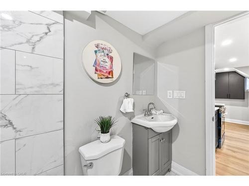 156 Walter Avenue N, Hamilton, ON - Indoor Photo Showing Bedroom