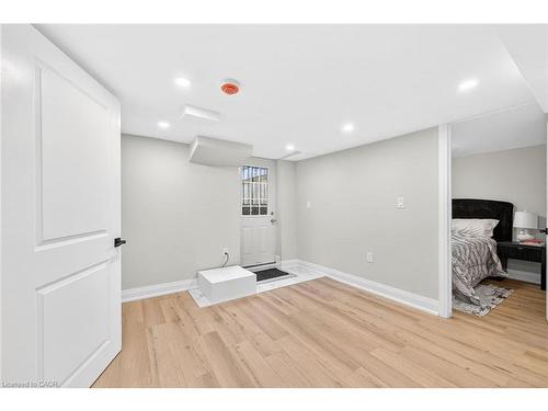 156 Walter Avenue N, Hamilton, ON - Indoor Photo Showing Bathroom