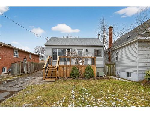 156 Walter Avenue N, Hamilton, ON - Indoor Photo Showing Laundry Room