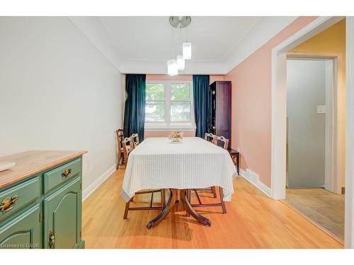 1 Bryant Court, Hamilton, ON - Indoor Photo Showing Dining Room