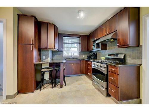 1 Bryant Court, Hamilton, ON - Indoor Photo Showing Kitchen