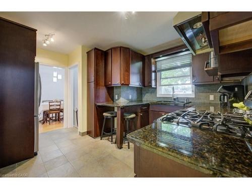 1 Bryant Court, Hamilton, ON - Indoor Photo Showing Kitchen
