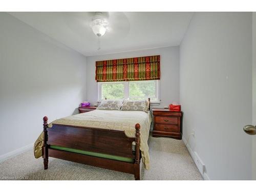 1 Bryant Court, Hamilton, ON - Indoor Photo Showing Bedroom