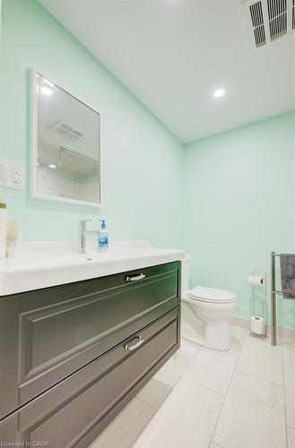 1 Bryant Court, Hamilton, ON - Indoor Photo Showing Bathroom