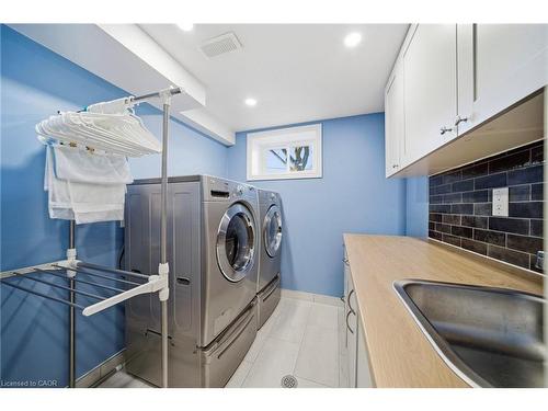 1 Bryant Court, Hamilton, ON - Indoor Photo Showing Laundry Room