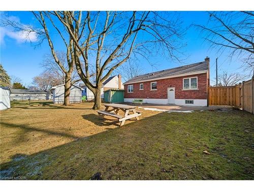 1 Bryant Court, Hamilton, ON - Outdoor